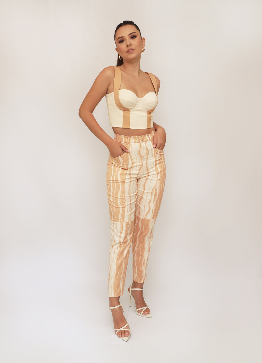 CROPTOP BARÚ • Crema/Camel